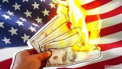 Американский эксперт рассказал, как США "выронили" мир из своих рук вместе с долларом
