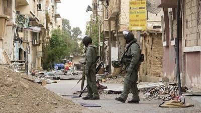Бойцы САА зачистили от брошенных боеприпасов поселок в Алеппо