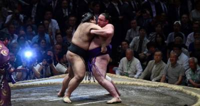 Грузинский сумоист потерпел третье поражение подряд на январском Хацу басё