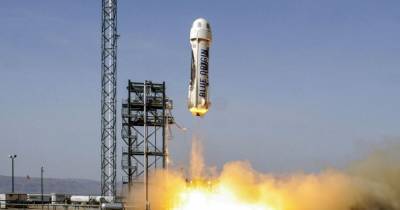 Blue Origin в апреле планирует запустить первых туристов в космос