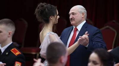 Лукашенко преклонился перед женщинами Белоруссии