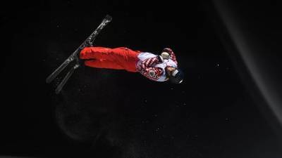 Максим Буров победил в лыжной акробатике на этапе КМ в Ярославле