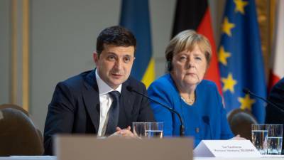 Зеленский ввел в заблуждение Меркель о соблюдении перемирия в Донбассе