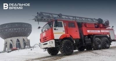 В Казани сняли на видео, как пожарный автомобиль занесло на повороте