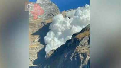 Туристы в Непале сняли сошедшую на них лавину