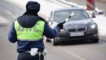Российским водителям разрешили ездить без прав