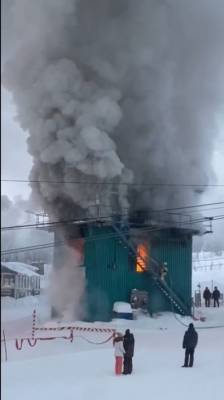 Пожар на бугельной станции в Шерегеше сняли на видео