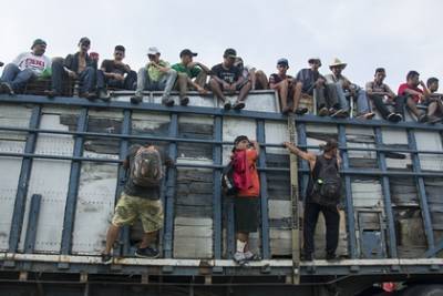 Караван мигрантов потребовал от Байдена выполнить свои обязательства