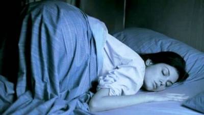Ученые определили идеальную позу для сна