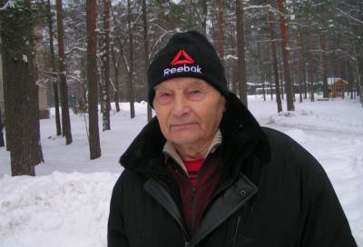 «Очень жизнерадостный человек»: в Приморске с 90-летием поздравили блокадника Ивана Петрова