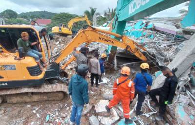 В Индонезии растёт количество жертв землетрясения