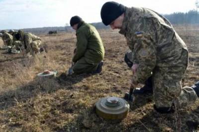 ВСУ минирует местность на территории Луганской области