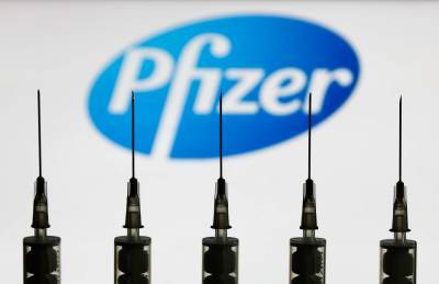 В Израиле у 13 человек парализовало лицо после прививок Pfizer