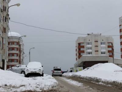 На полигон в Уфе ежедневно привозят снег более 100 автомобилей