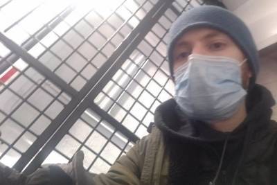 В Пулково задержан летевший встречать Навального журналист Френкель