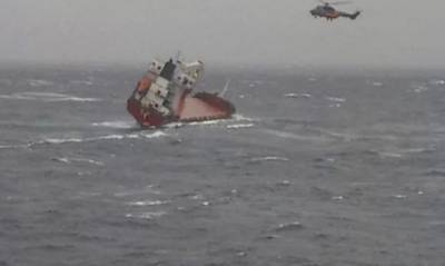 В Черном море затонул сухогруз с российскими моряками на борту