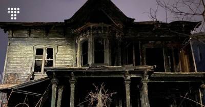 В пригороде Нью-Йорка сожгли «Хэллоуинский дом», где поклонялись сатанисты. На восстановление потратят «чертовски много»