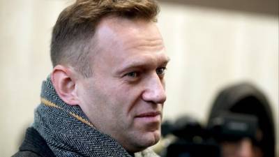 Проводили с почестями: Навального привезли в аэропорт Берлина сотрудники немецких спецслужб
