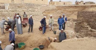 Египетские археологи нашли в «городе мертвых» полсотни деревянных саркофагов