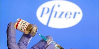 В Израиле у 13 человек после вакцинации препаратом Pfizer был паралич лица. Минздрав советует не спешить со второй дозой