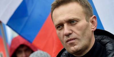 Навального в Москве встречают, как «самолеты из Германии в 1941-м»: с ОМОНом