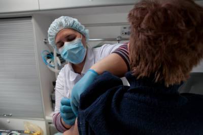 Число вакцинаций в Петербурге резко снизилось