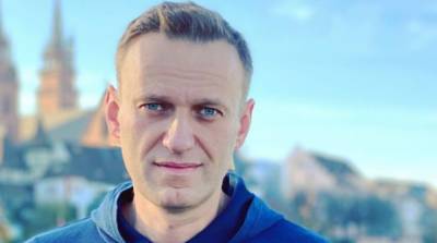 Самолет с Навальным приземлился в Москве