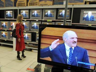 Глушивший Интернет Лукашенко обещает его гибель