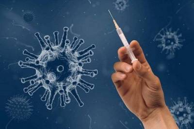 Вирусолог призвал к принудительной вакцинации россиян от COVID-19