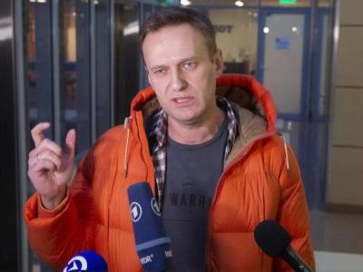 Навальный находится в транзитной зоне аэропорта Шереметьево – адвокат
