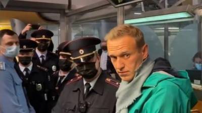 Чуда не произошло. Навального взяла под стражу пенитенциарная служба РФ