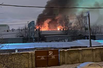 Открытое горение на овощебазе в Петербурге ликвидировано