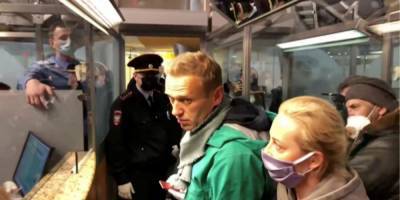 Опубликовано полное видео задержания Навального
