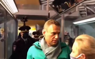 В аэропорту арестовали Алексея Навального сразу после прилета из Германии