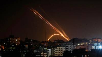 Ночной обстрел: две ракеты из Газы взорвались в море возле Ашдода