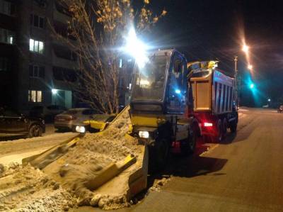 За ночь с улиц Ульяновска вывезли около двух тысяч тонн снега