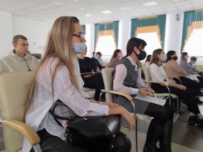 Сахалинским школьникам рассказывают о работе медиков