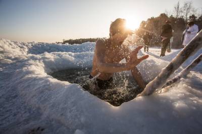 Астраханцам дали рекомендации при купании в Крещение