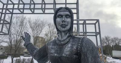 "С чего вдруг?" Жириновского возмутила цена памятника "Аленка"
