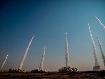 Иран провел успешные испытания ракет радиусом 1800 километров