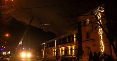 Пожар в гостинице Одессы: число погибших возросло, жители жалуются на проблемы с электричеством
