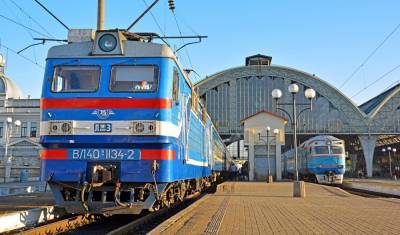 Киев возобновит железнодорожное сообщение с прилегающими к Крыму территориями