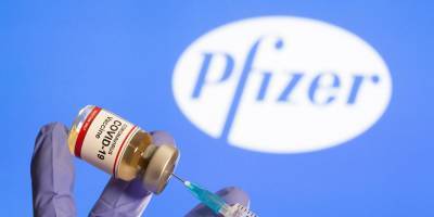Le Monde: регулятор ЕС сертифицировал вакцину Pfizer под давлением