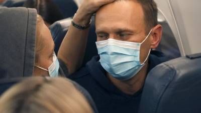 Международное сообщество требует "немедленно освободить" Навального