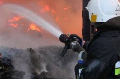 В Одессе спасатели ликвидировали пожар в трехэтажном многоквартирном доме, два человека погибли и двое пострадали