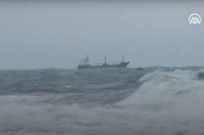 Пятеро украинских моряков спасены после крушения у берегов Турции судна Arvin