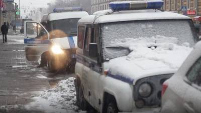 В Петербурге мужчина пригрозил взорвать торговые центры и здания суда