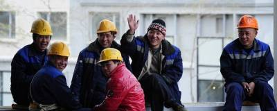 Владимир Путин поручил упросить въезд трудовых мигрантов на стройки в Россию