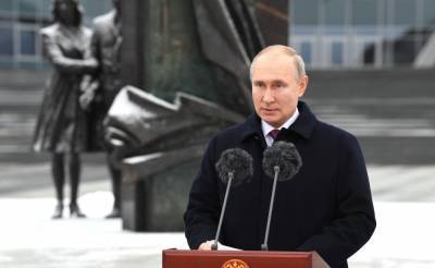 Путин поручил правительству рассмотреть вопрос о привлечении мигрантов на стройки