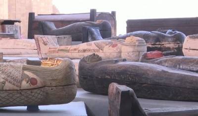 В Египте надеются, что полсостни новораскопанных мумий помогут реанимировать туризм